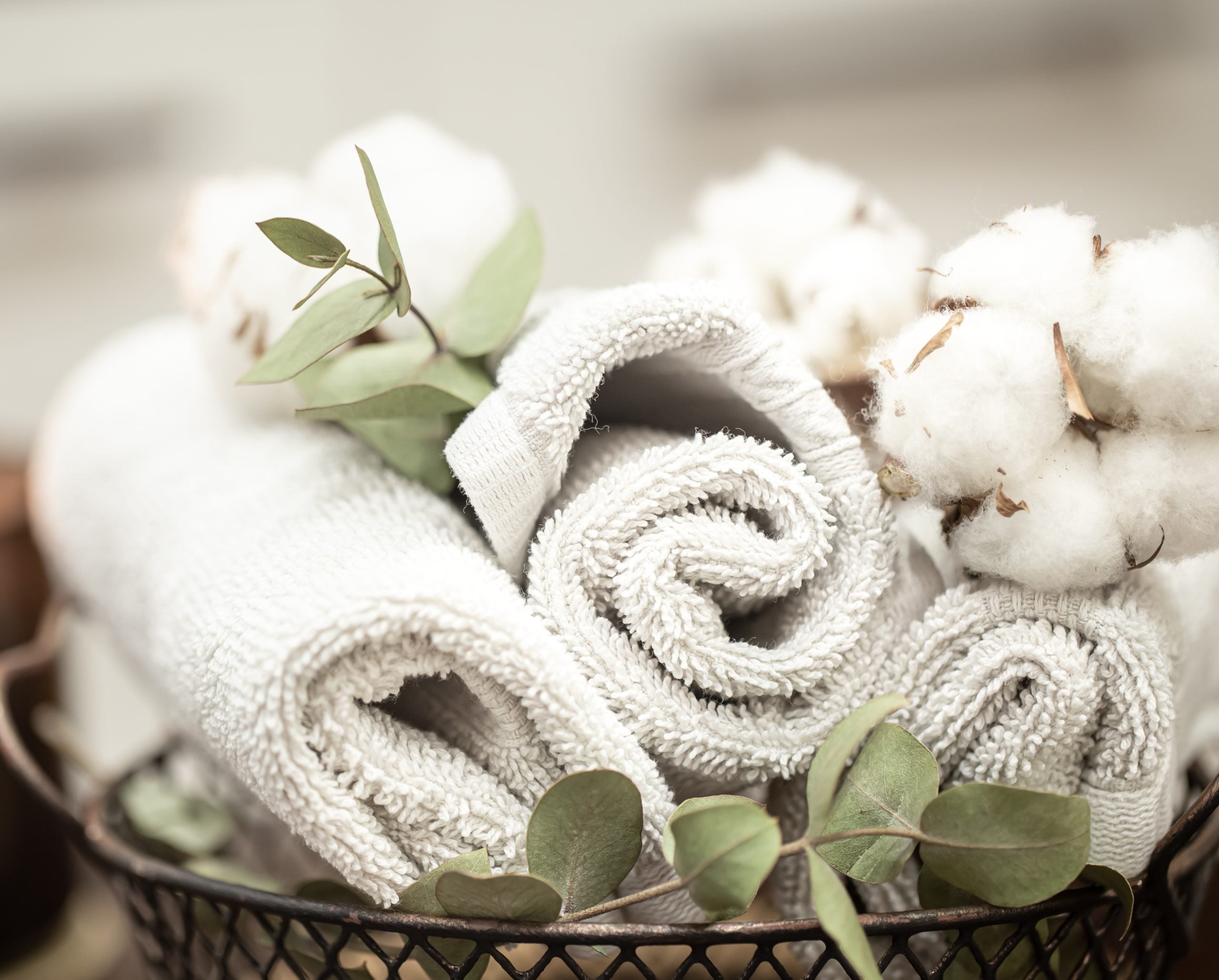 How To Decorate Your Bathroom with Towels- Best Ways